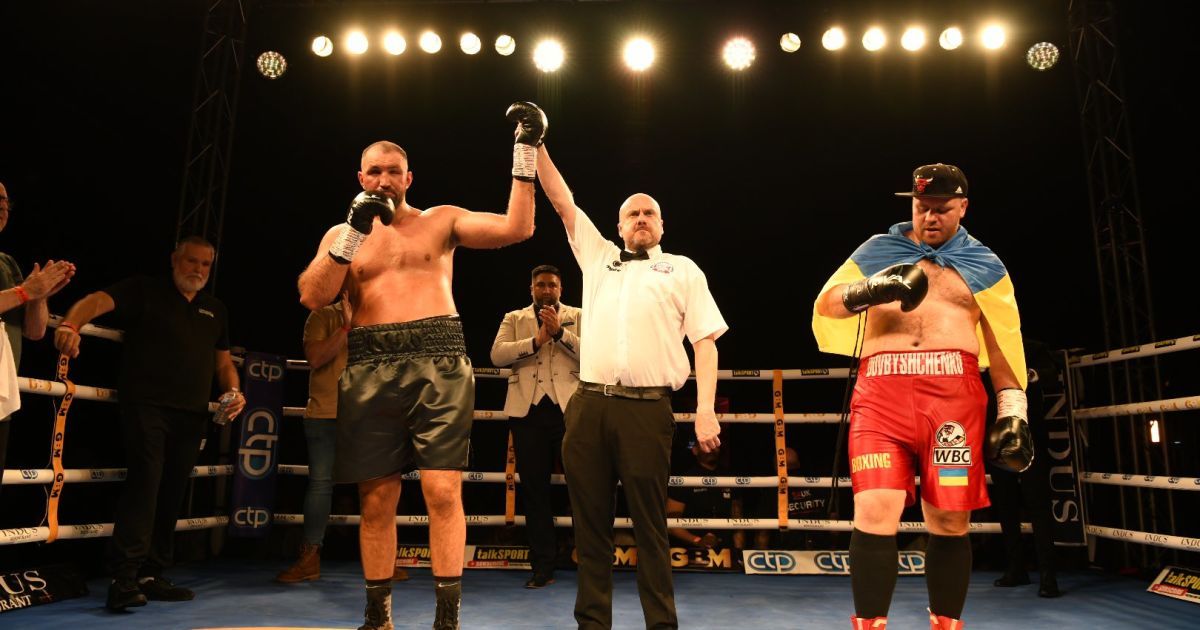 Костянтин Довбищенко поступився Г'юї Ф'юрі / Фото: twitter.com/gbm_sports