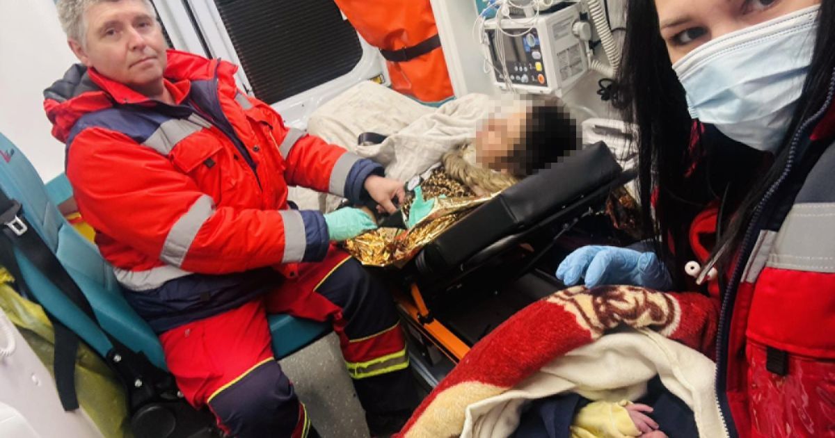 Жінка народила свою 9 дитину. Фото: 103 Закарпаття