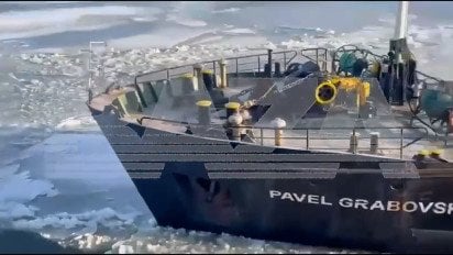 В Азовському морі тоне російський суховантаж з кукурудзою