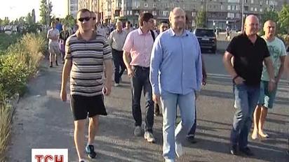 Нардепы открыли общественные приемные на скандальной столичной застройке