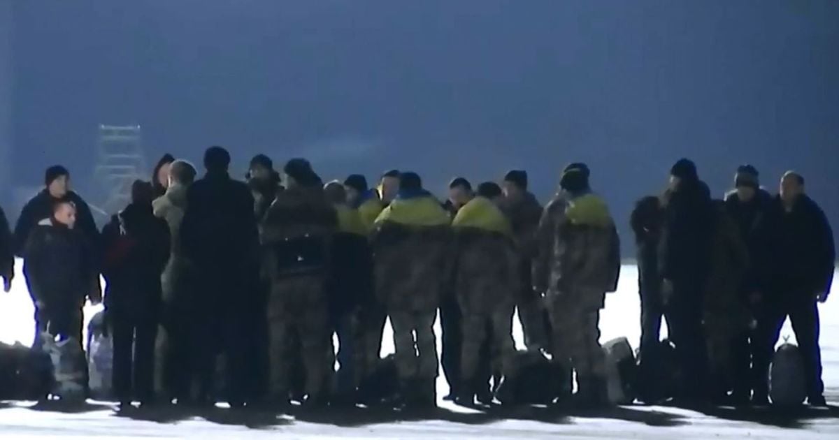 12 звільнених заручників були зґвалтовані у полоні бойовиків - Геращенко