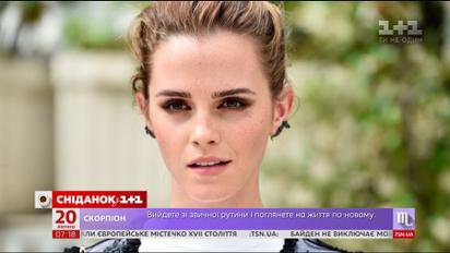 Орыс ер адамдар өтіп бара жатқан қыздарға жыныс мүшелерін көрсететін видео