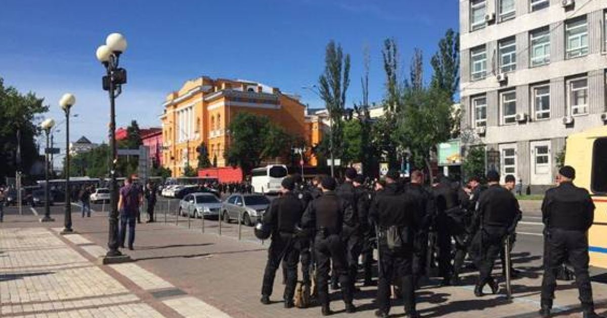 За порядком следят 6 тысяч силовиков / © ГУ Национальной полиции в Киевской области