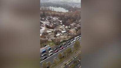 В Киеве на дорогах образовались огромные пробки