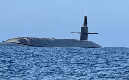 Сигнал Китаю и России: в Аравийском море неожиданно появилась на поверхности атомная подлодка ВМС США