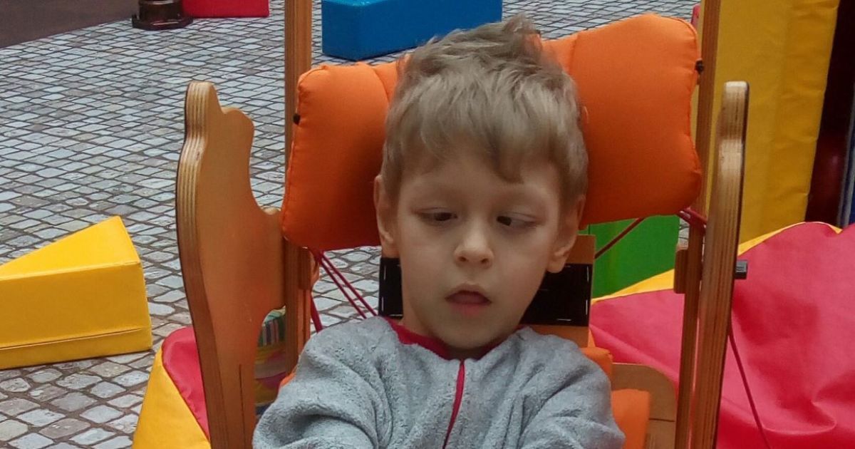 Щоб полегшити стан Кирилка, вкрай потрібна ваша допомога