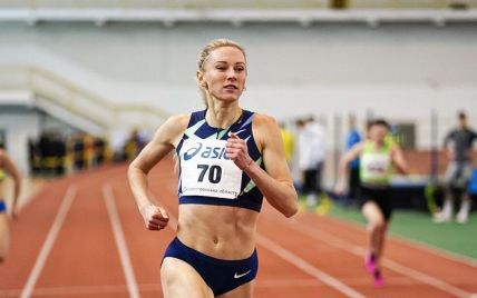 Вышла на пьедестал с сине-желтым флагом: украинская легкоатлетка завоевала "серебро" на первом турнире 2022 года