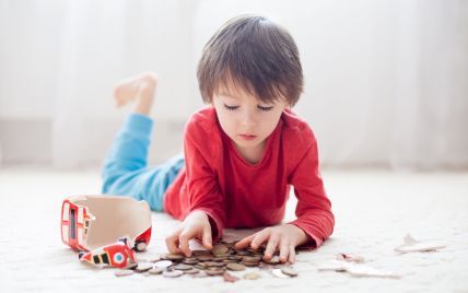 Как научить ребенка распоряжаться карманными деньгами