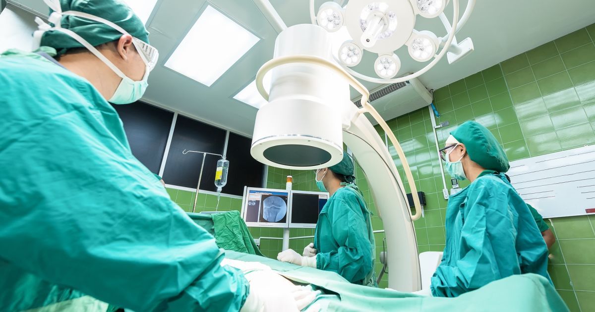 Стало відомо, скільки українці витратили на лікування критичних захворювань в іноземних клініках