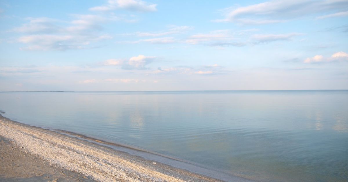 Еда, коронавирус или вода в бассейне: в курортной Кирилловке выясняют причины массового отравления людей
