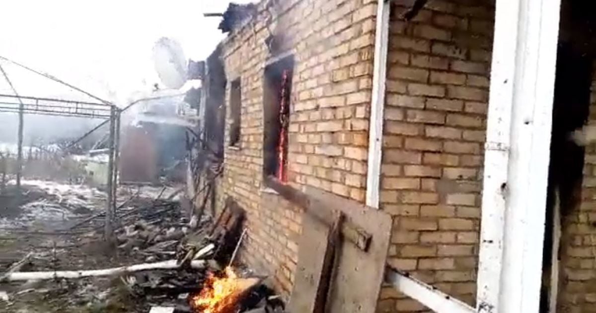 Боевики накрыли огнем Жованку, спалив дом местных жителей