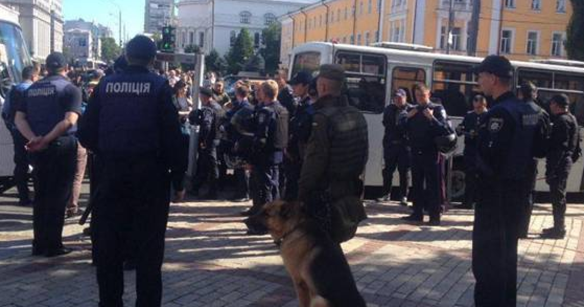 За порядком следят 6 тысяч силовиков / © ГУ Национальной полиции в Киевской области