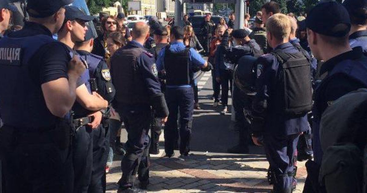 За порядком следят 6 тысяч силовиков / © ГУ Национальной полиции в Киевской области