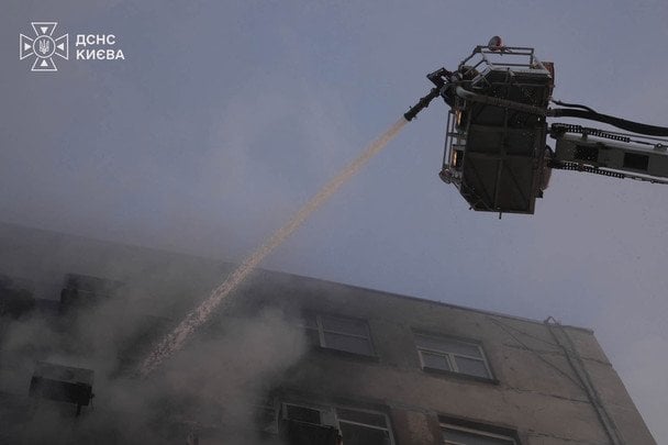 Наслідки нічної ракетної атаки на Київ / © ГУ ДСНС у Києві
