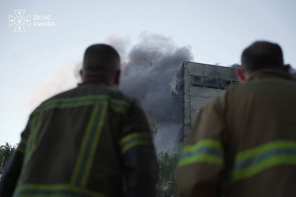 Наслідки нічної ракетної атаки на Київ / © ГУ ДСНС у Києві