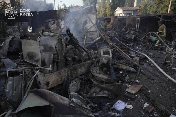 Наслідки нічної ракетної атаки на Київ / © ГУ ДСНС у Києві