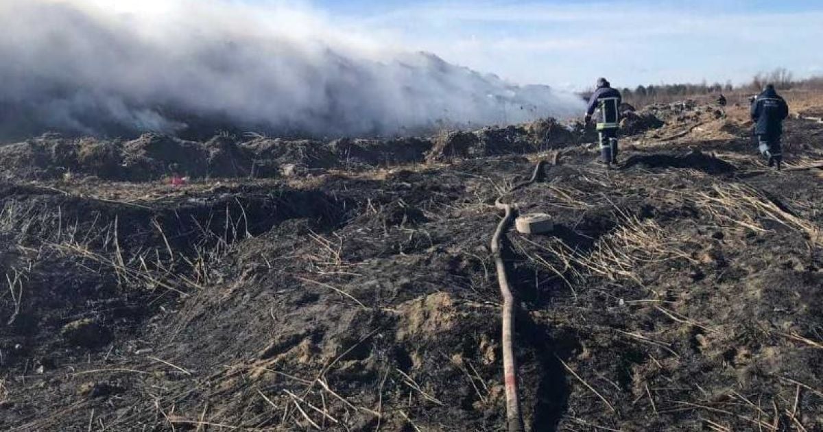 Неподалік Львова загорілося сміттєзвалище