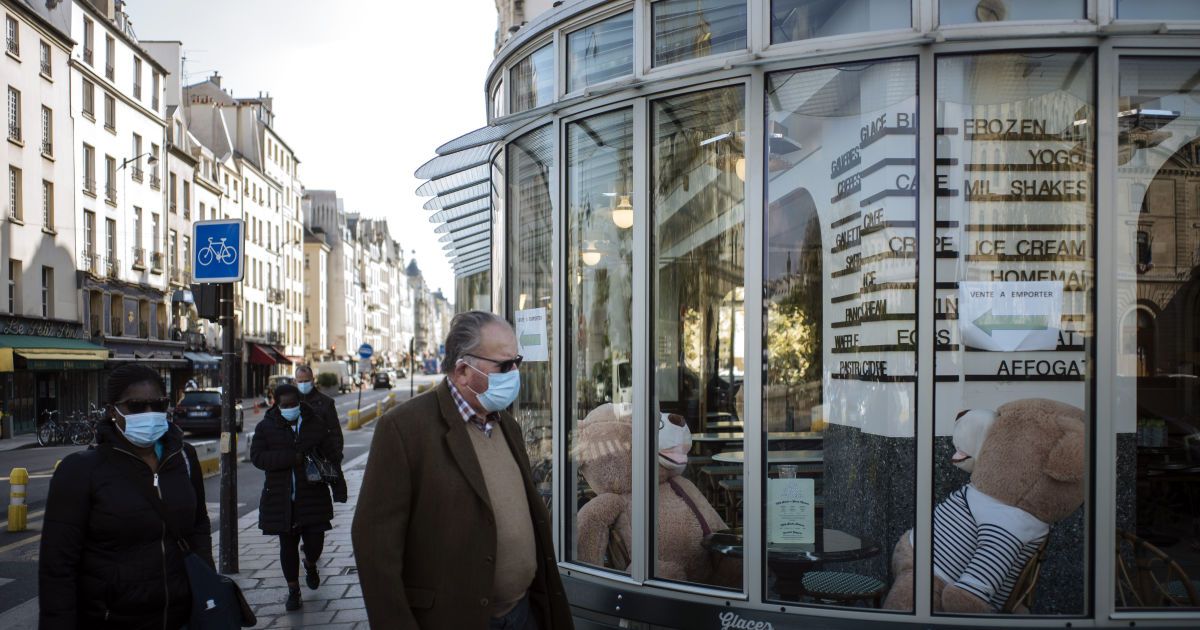 Франція виходитиме з локдауну у "чотири етапи"