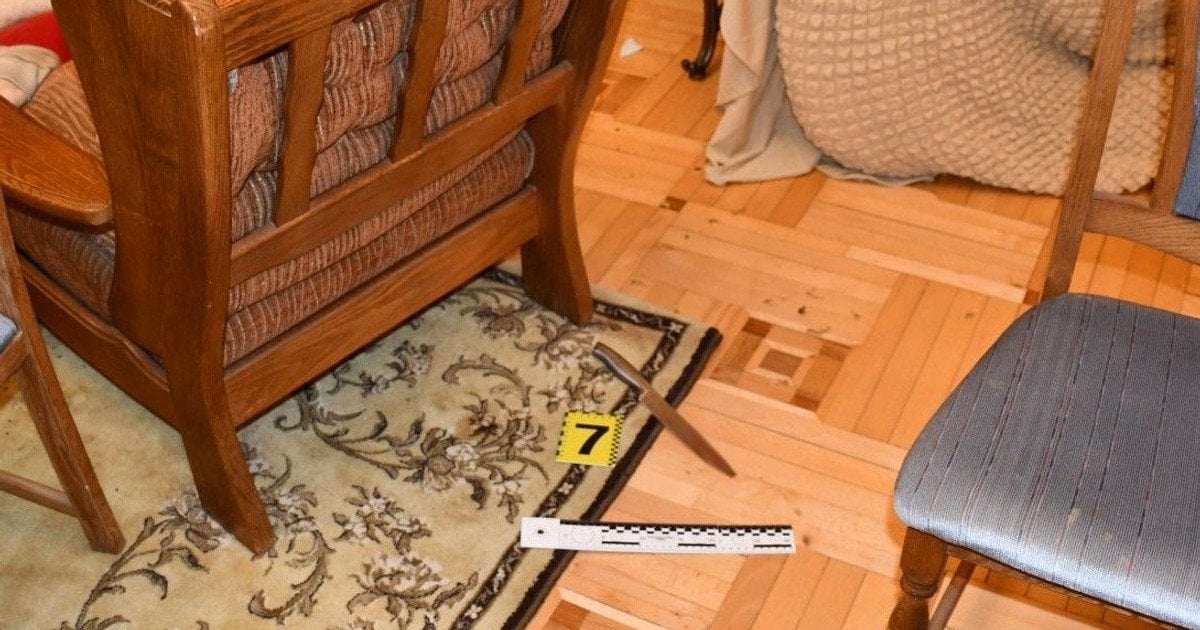 На Львівщині 33-річного чоловіка підозрюють у вбивстві власних бабусі та дідуся.