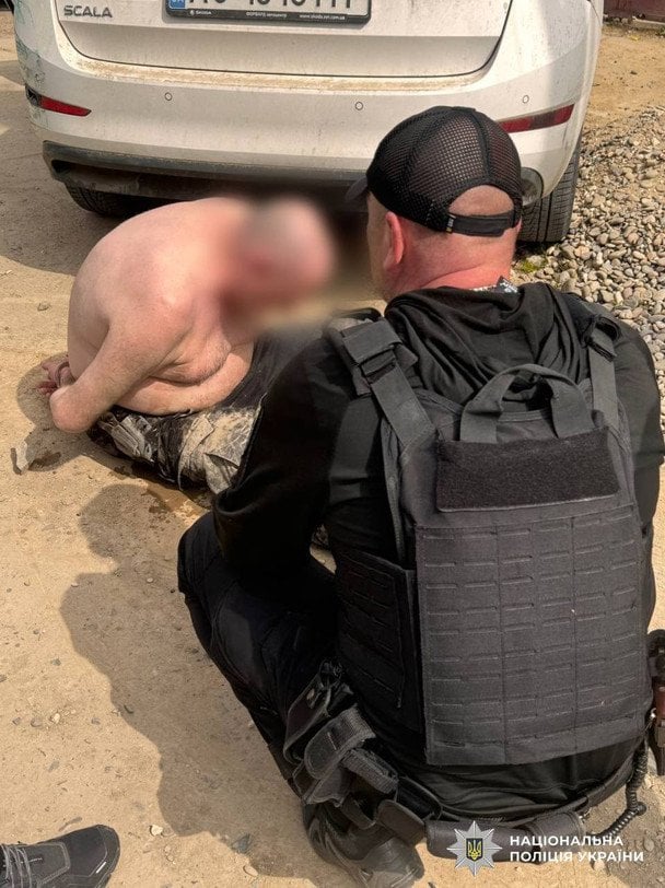 Викрав жінку з дитиною, стріляв у голову поліцейському / © Національна поліція України