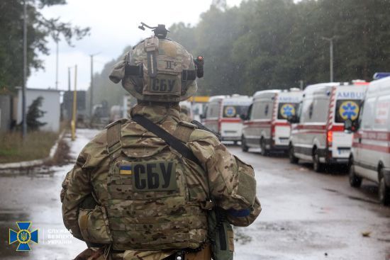На Харківщині місцеві депутати добровільно приєдналися до окупантів та допомагали їм розграбовувати регіон