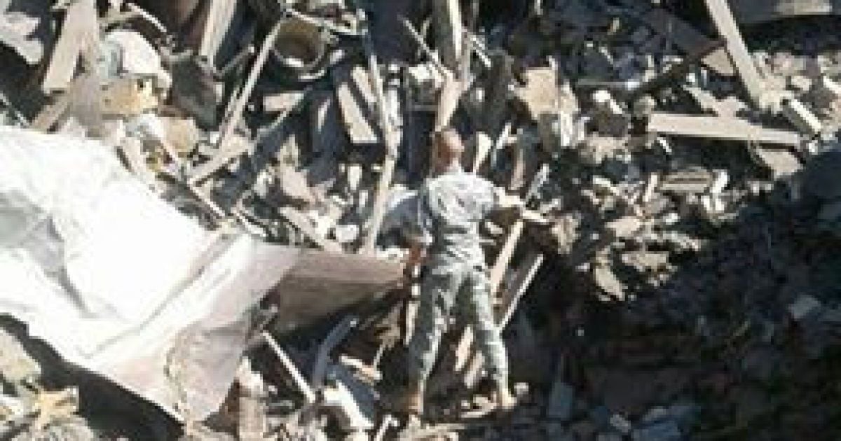 Плювати на ваш ураган. Російський журналіст показав Красногорівку після обстрілу бочковими ракетами