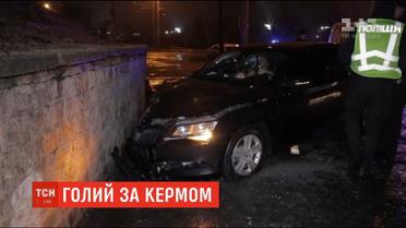 Голий росіянин за кермом іномарки втікав від поліції у Дніпрі