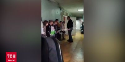 В Киеве учитель обзывал и угрожал пятиклассникам