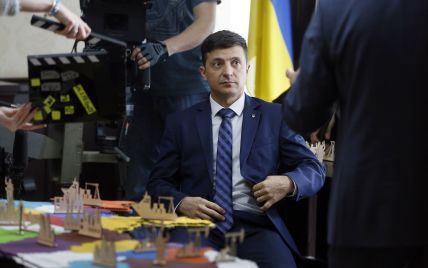 Зеленський лідирує, Порошенко і Тимошенко йдуть нога в ногу – опитування "Рейтингу", КМІС та Центру Разумкова