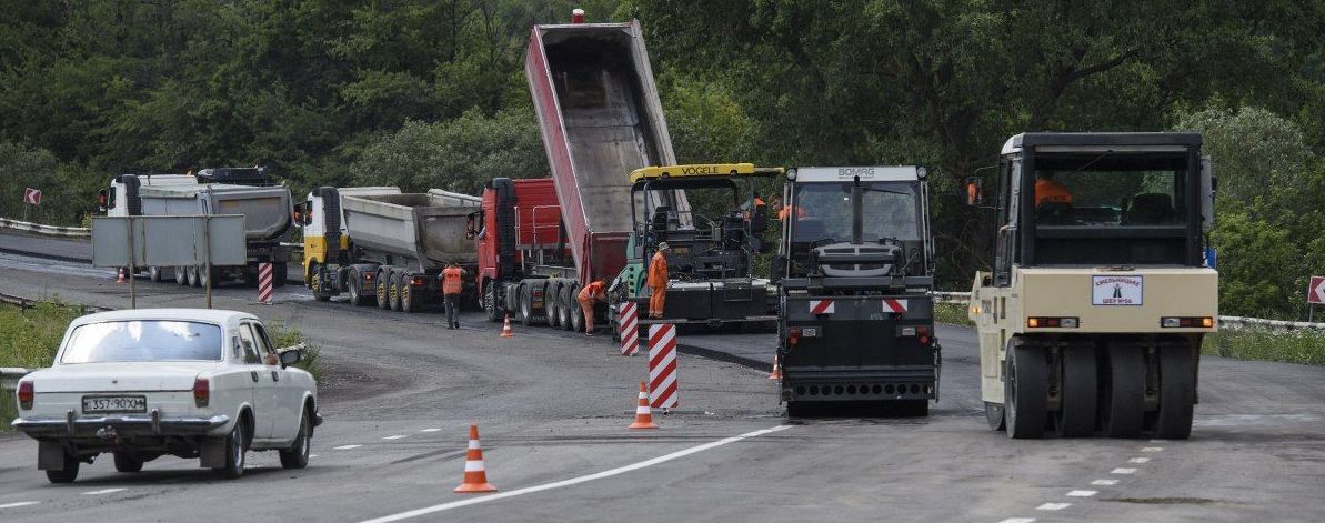 На ремонт украинских дорог выделили в пять раз больше денег