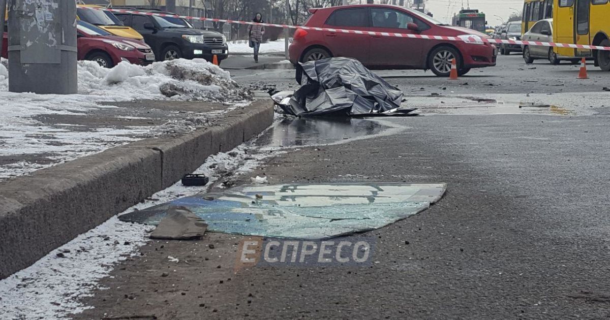 У Києві внаслідок зіткнення двох авто загинув чоловік, вилетівши через пасажирські двері_1 / © Еспресо.TV