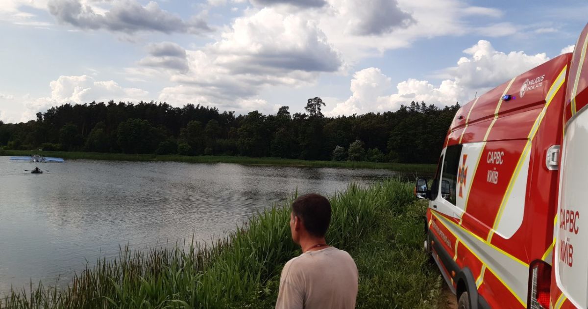 Внаслідок аварійної посадки літака на Київщині поліція відкрила кримінальне провадження