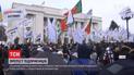 Предприниматели перекрыли улицу Грушевского и требуют ослабить требования ведения малого бизнеса
