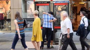 Флешмоб - обійми у Манчестері_5 / © скриншот с видео