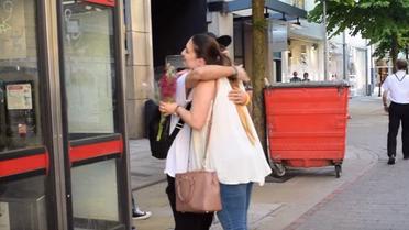 Флешмоб - обійми у Манчестері_10 / © скриншот с видео