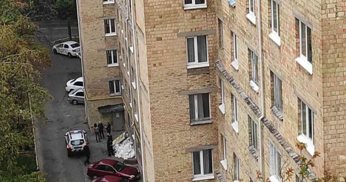 В Киеве с девятого этажа общежития одного из вузов выпрыгнул мужчина: подробности