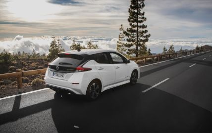 Nissan Leaf побил рекорд продаж Renault Zoe
