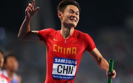Китайский бегун опередил реактивный истребитель на 100-метровке