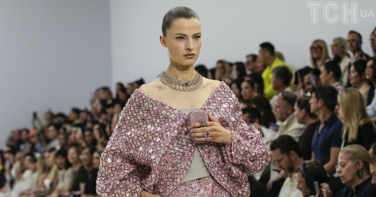 Показ кутюрной коллекции осень-зима 2023-2024 бренда Fendi