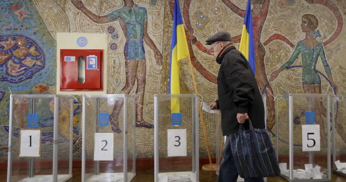 Украина голосует. Избиратели выбирают президента во втором туре