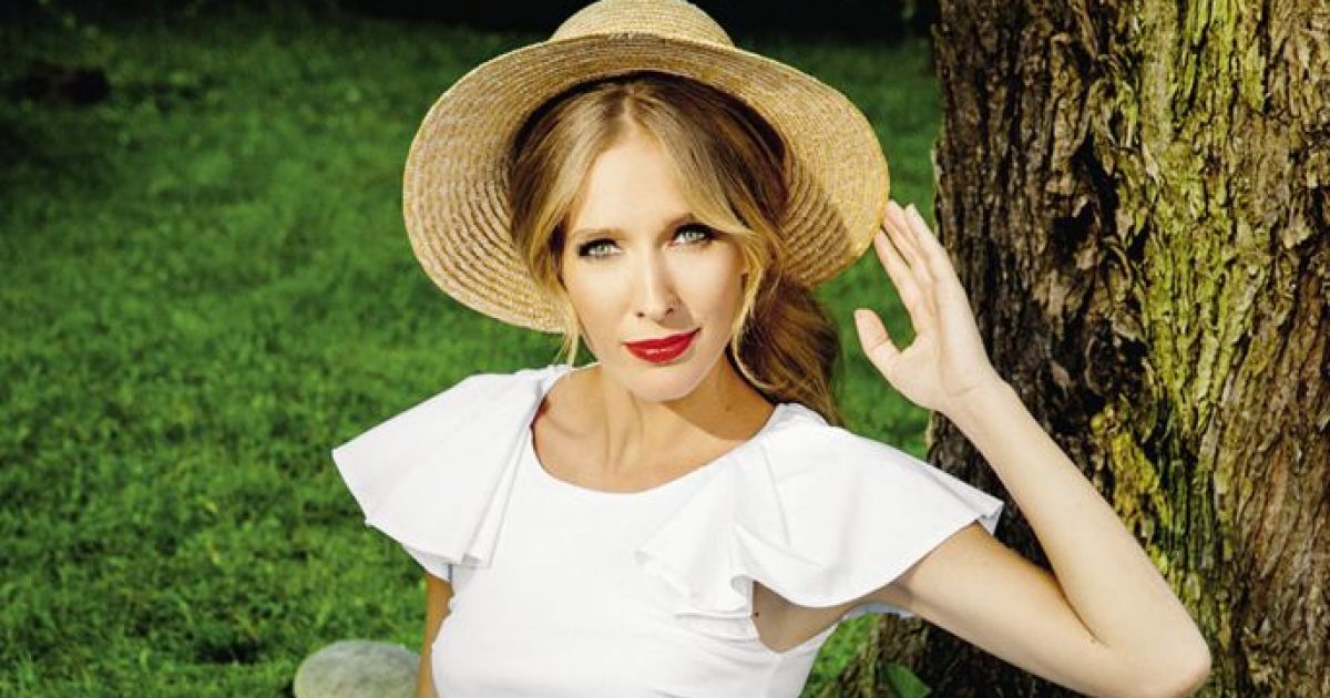 Катя Осадчая вспомнила, как пьяный мужчина лез к ней в кадр фотографироваться