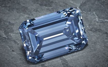 Крупнейший в мире ярко-голубой бриллиант хотят продать за 45 миллионов долларов