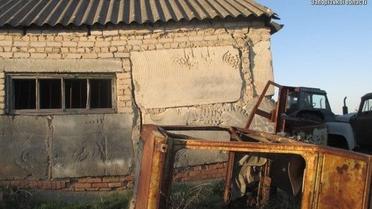 На Запоріжжі фермер тримав місцеве подружжя на ланцюгу у покинутому ангарі / © ГУ НП в Запорожской области