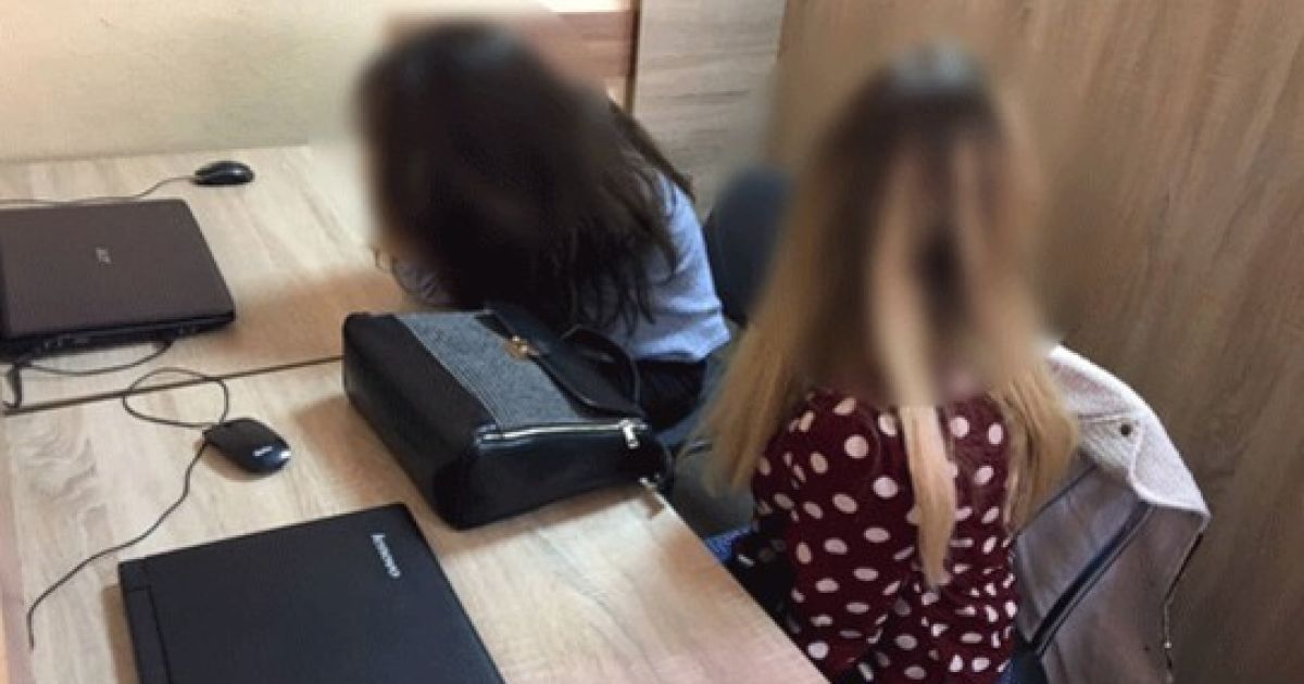 Інтернет-"полуничка": у Черкасах правоохоронці накрили порностудію із 30 дівчатами _6 / © Департамент коммуникаций Нацполиции Украины