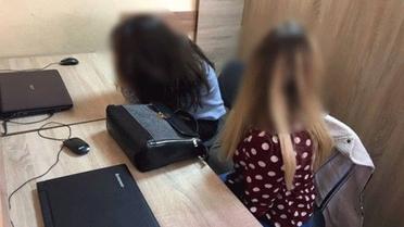 Інтернет-"полуничка": у Черкасах правоохоронці накрили порностудію із 30 дівчатами _6 / © Департамент комунікації Нацполіції України