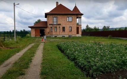 У селі на Буковині новостворені і багатодітні сім'ї забудовують Молодіжну вулицю: відео