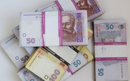 Яким буде курс долара, як впаде ВВП та зросте інфляція - прогнози від Київської школи економіки