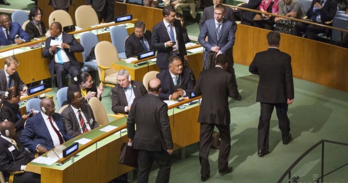 Украинская делегация не захотела слушать Путина.