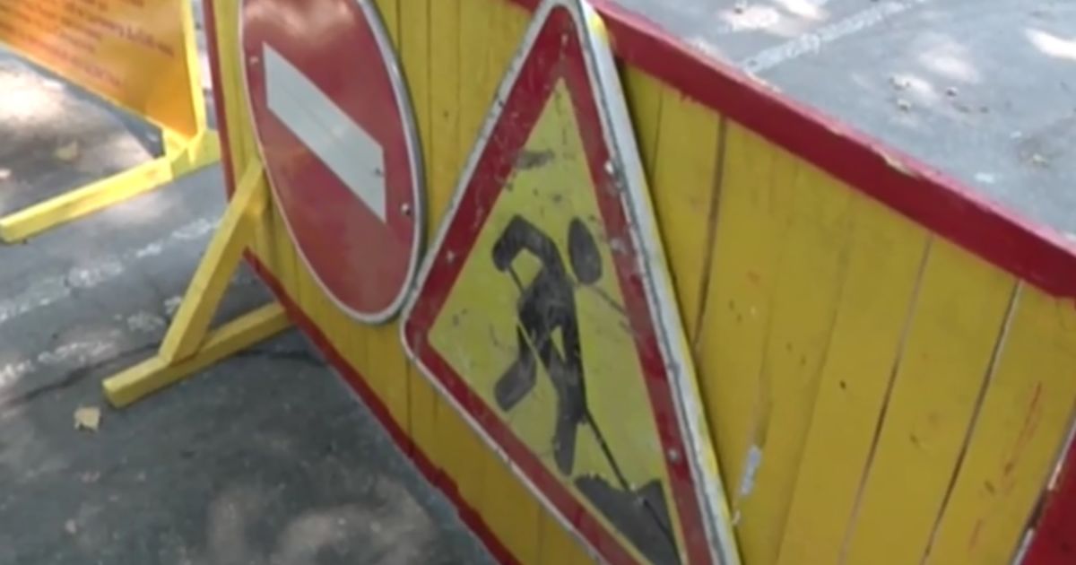 В Одесі діти перекрили проїзд і вимагають у водіїв гроші
