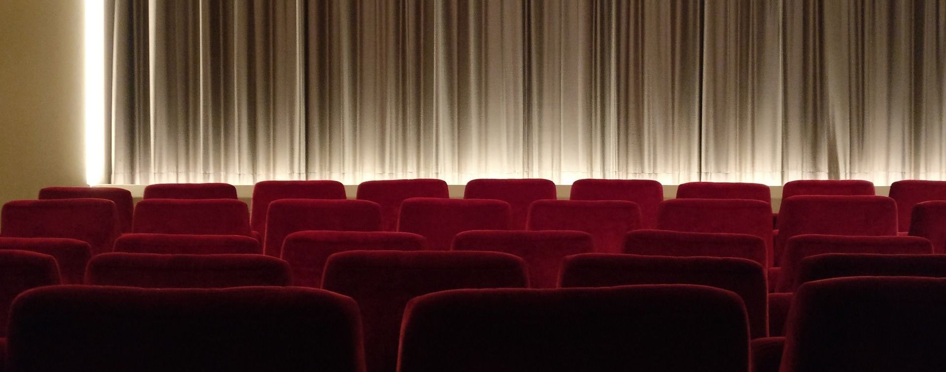 У Луцьку відкриють кінотеатри: фільми можна дивитися без масок